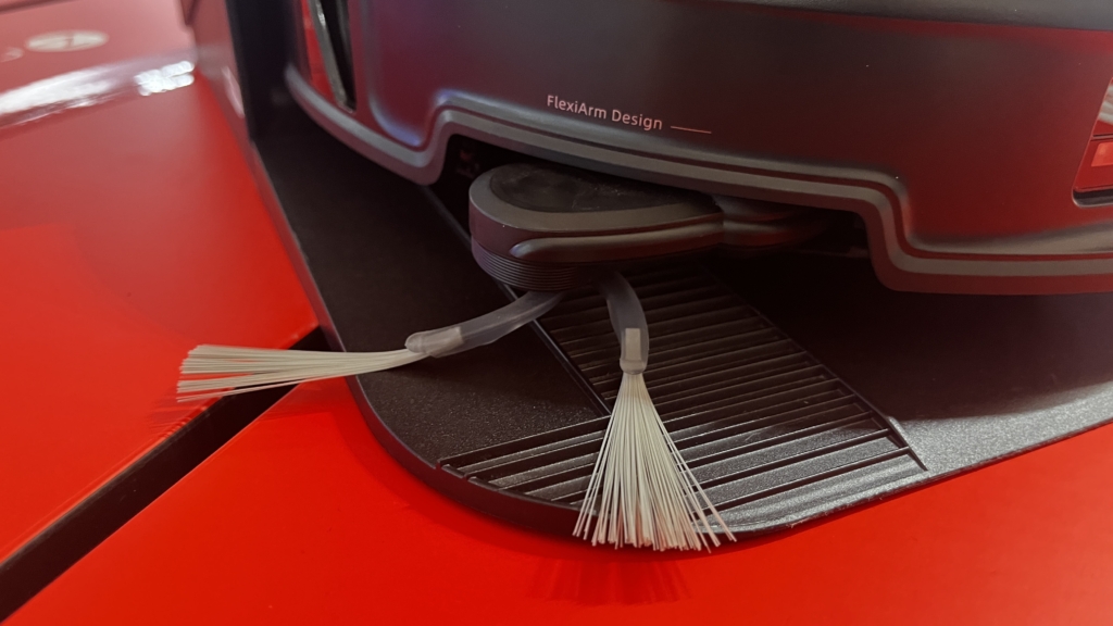 Ausfahrbare Seitenbürste des Roborock Saros 20