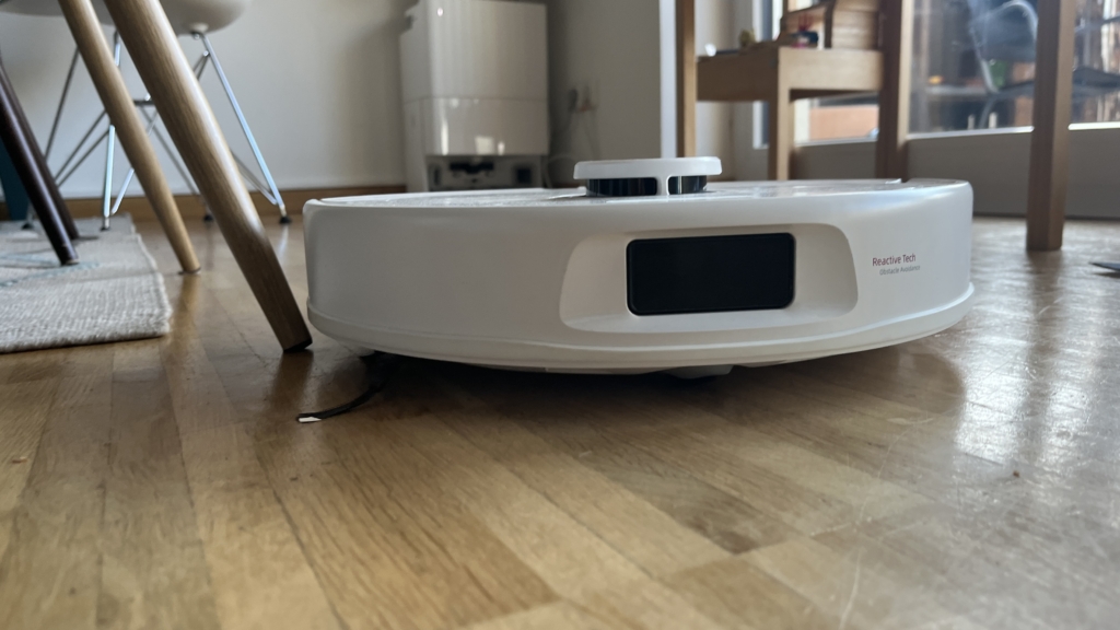 Reactive Tech Hinderniserkennung an der Front des Roborock Qrevo Pro